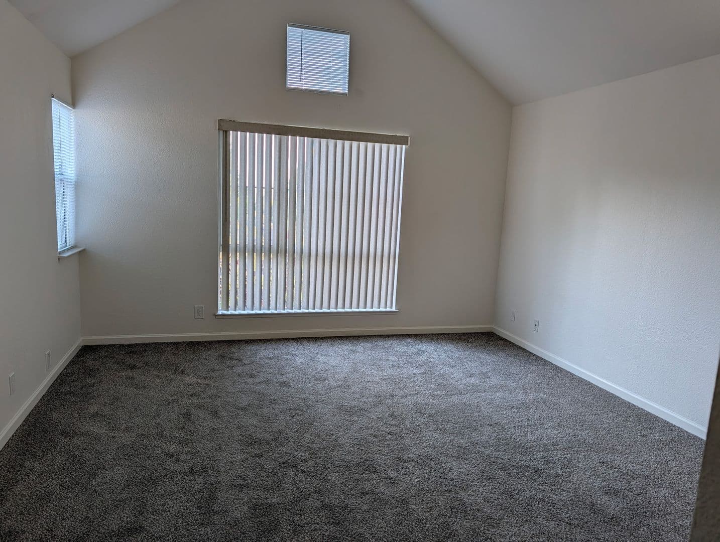 Vallejo House: 136 Ruby Ln