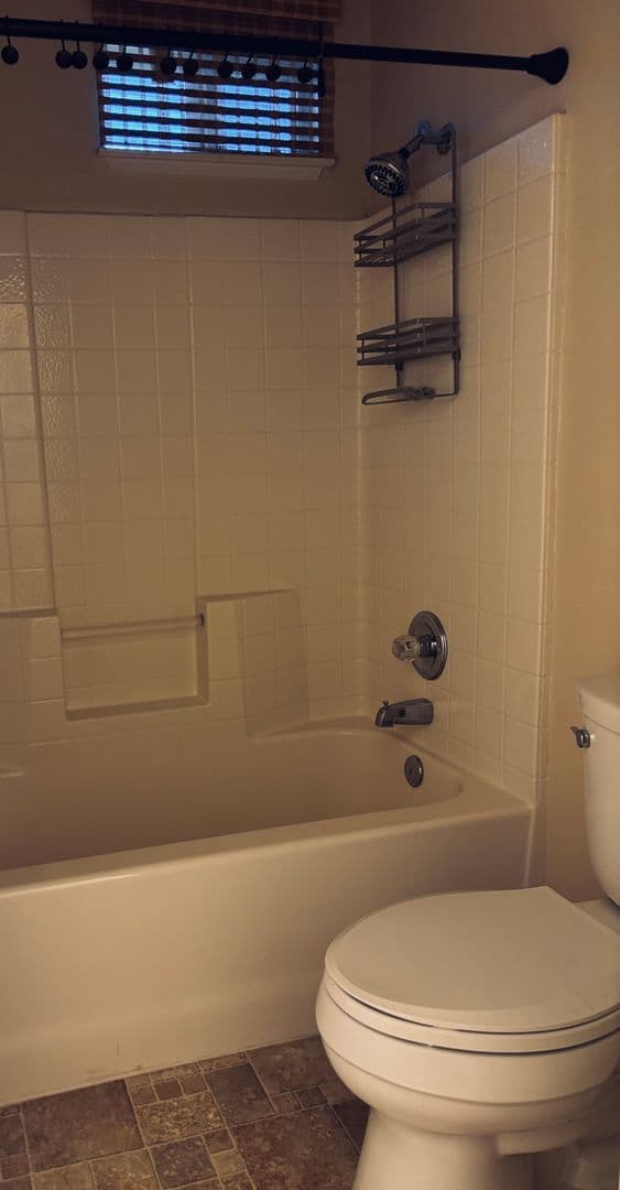 Fairfield House: 3168 Orchard View