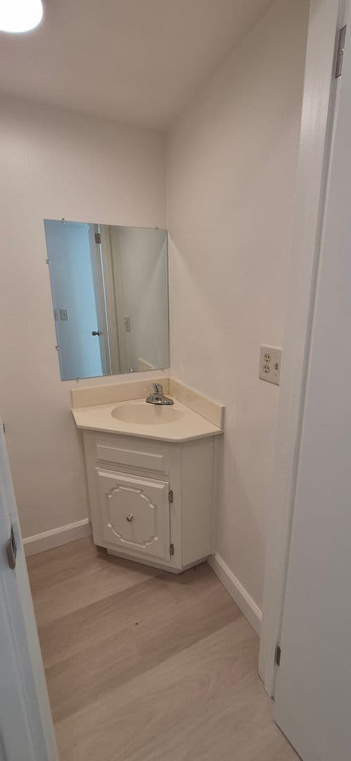 Fairfield House: 5023 Oakbrook Cir