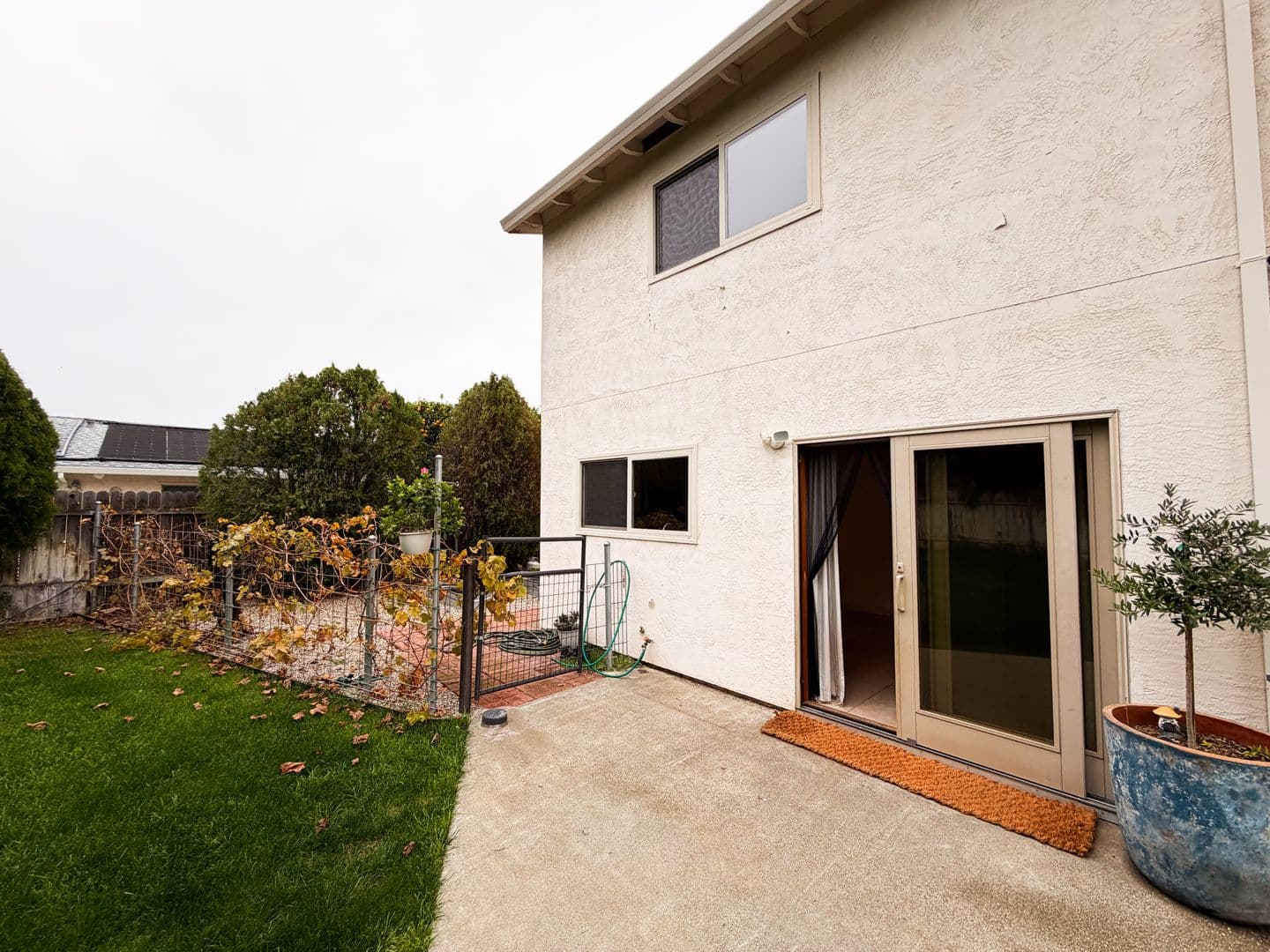 Dixon House: 950 Pembroke Way