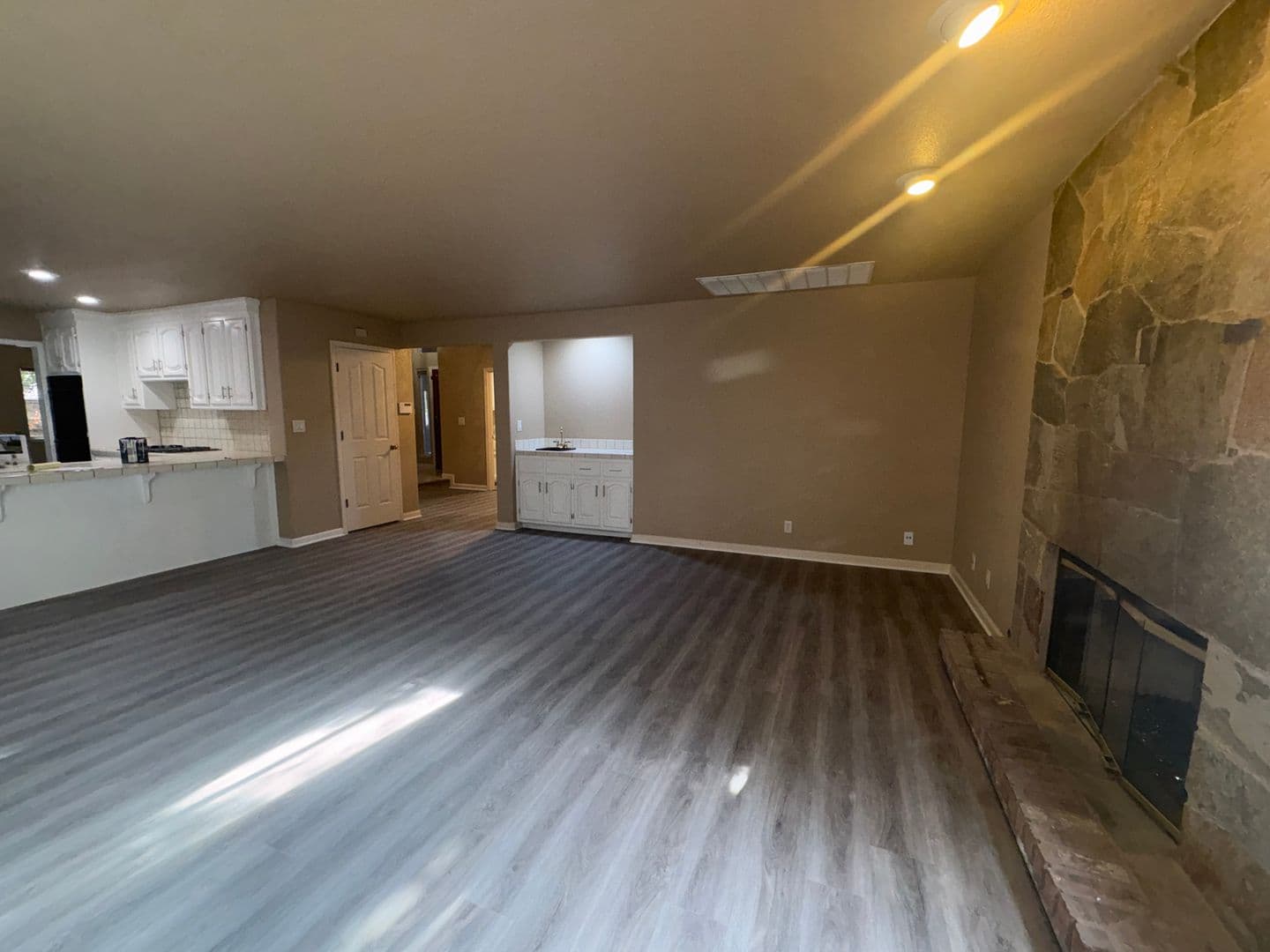 Fairfield House: 3426 Glen Ellen Dr