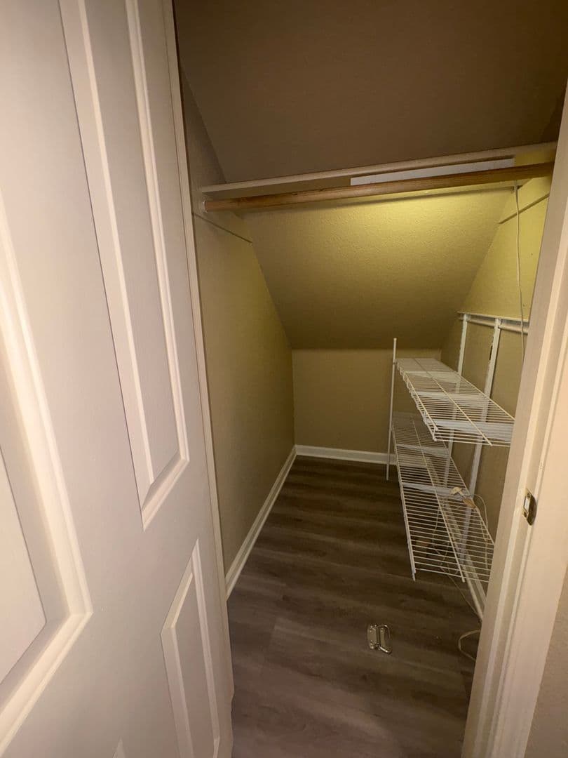 Fairfield House: 3426 Glen Ellen Dr