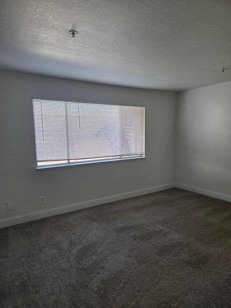 Fairfield House: 1941 Grande Cir. #1