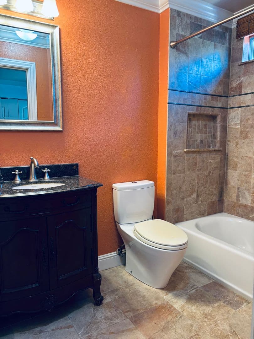 Fairfield House: 3168 Orchard View