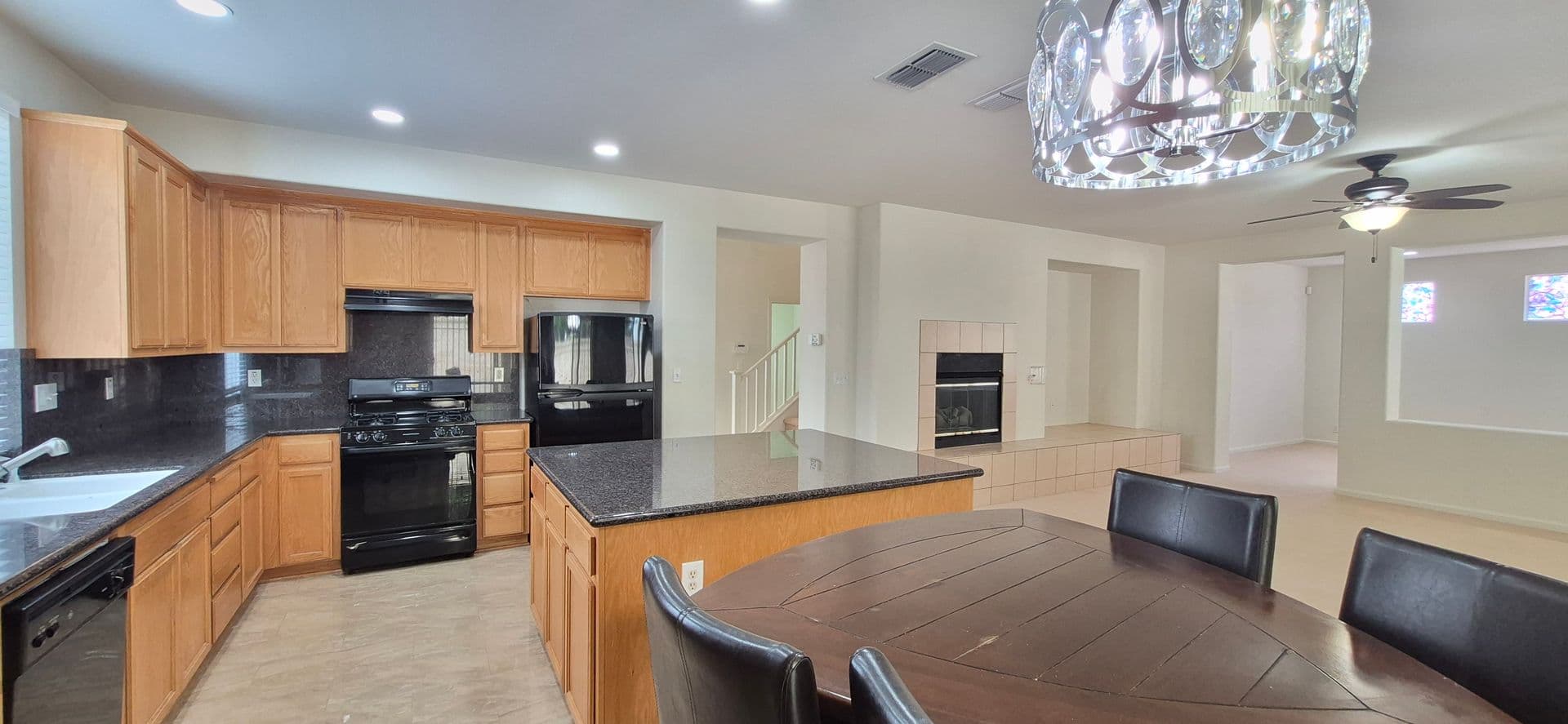 Dixon House: 2080 Mariposa Drive