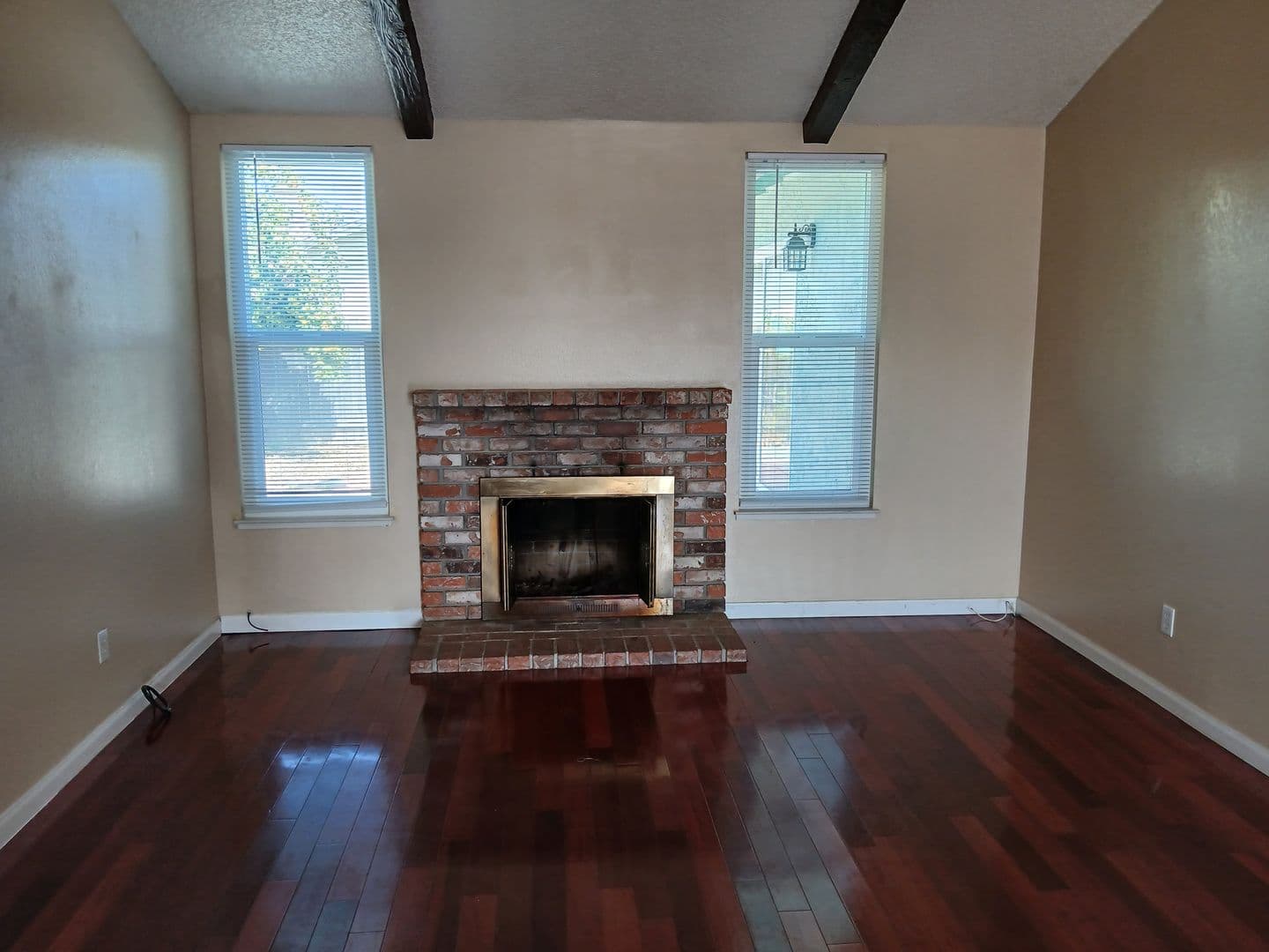 Vallejo House: 400 Mokelumne Drive