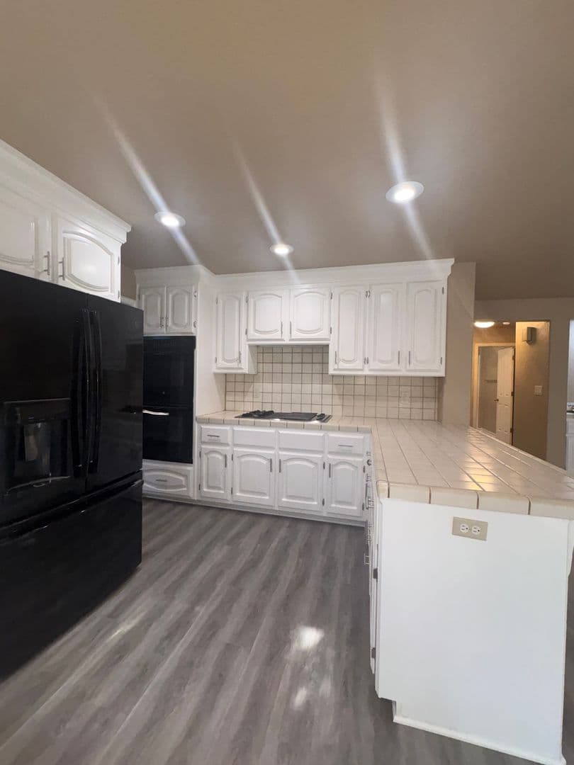 Fairfield House: 3426 Glen Ellen Dr