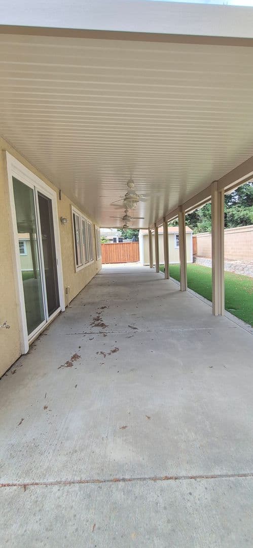 Dixon House: 2080 Mariposa Drive
