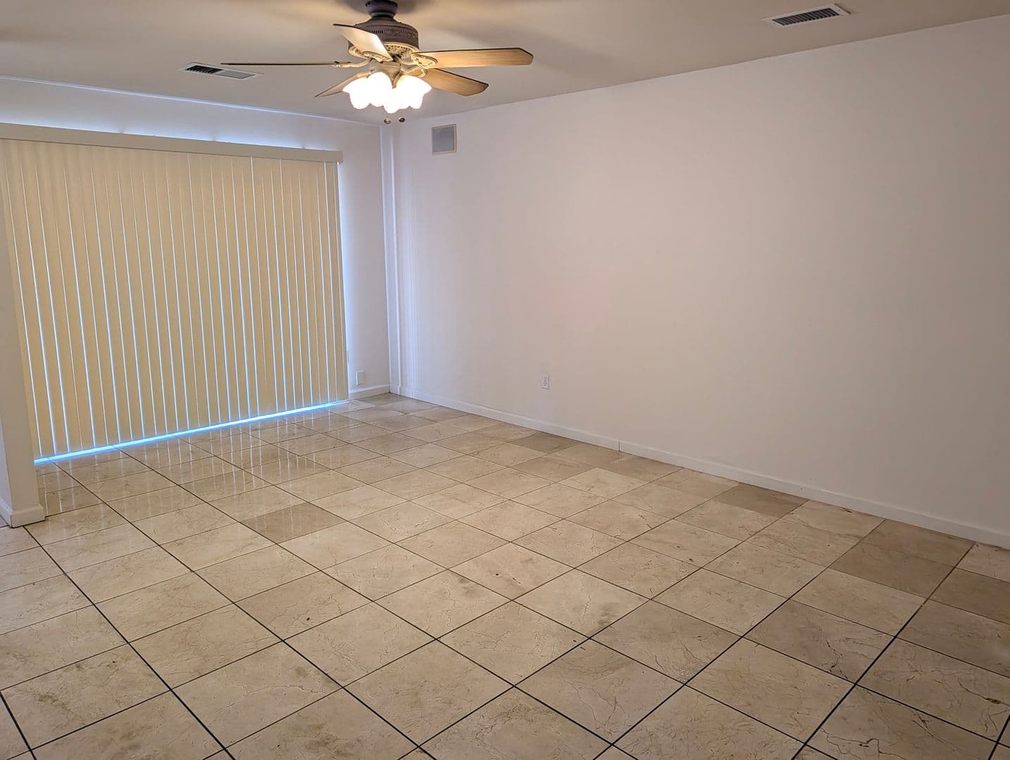 Fairfield House: 2419 Vista Grande
