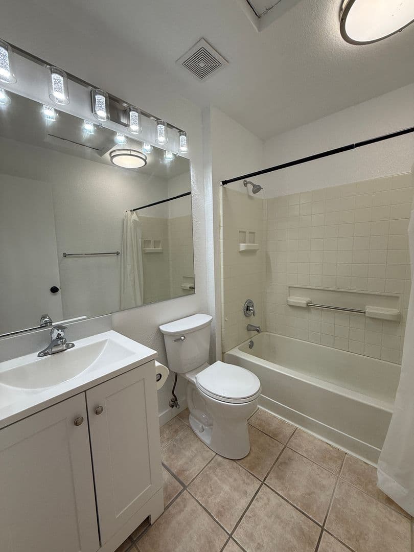 Dixon House: 1030 Windmill Dr
