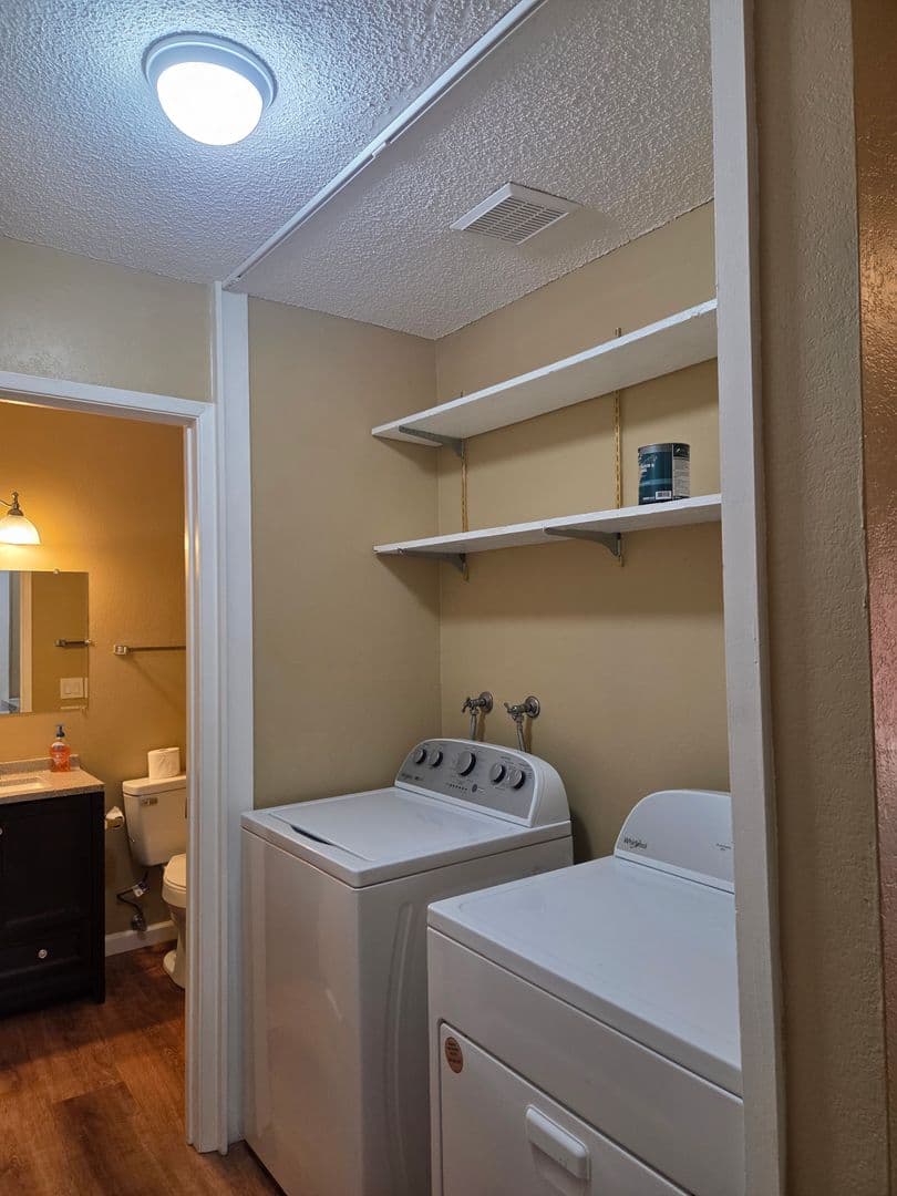 Fairfield House: 1152 Frost Pl