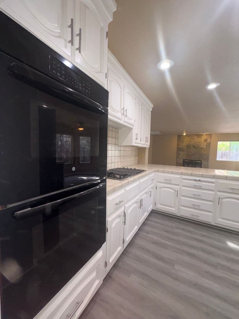 Fairfield House: 3426 Glen Ellen Dr