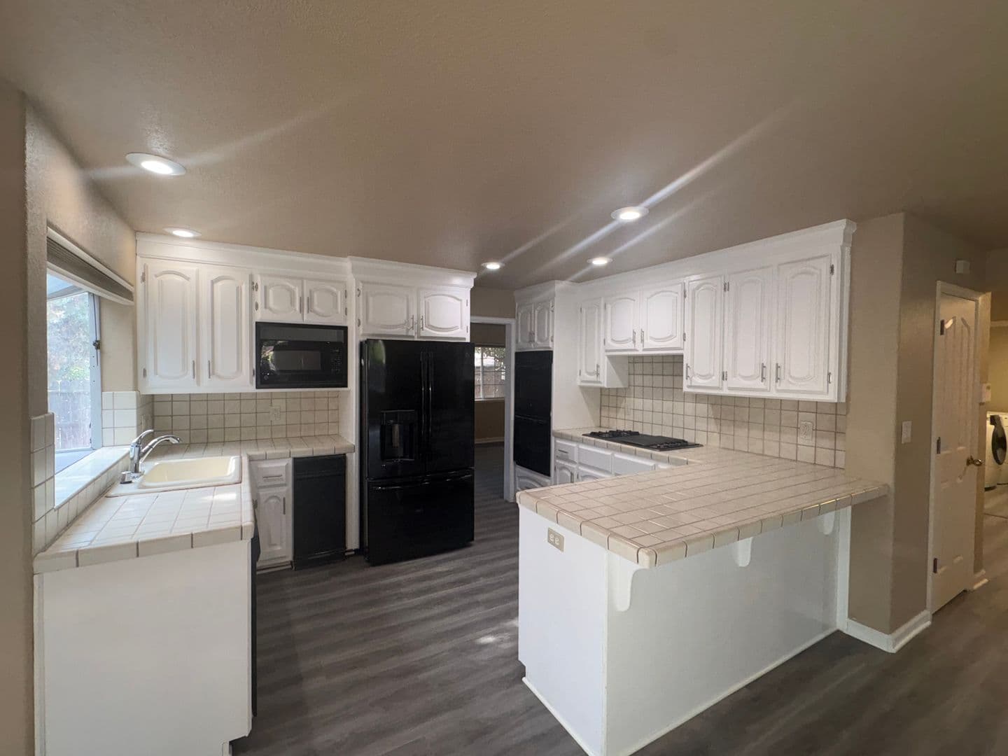 Fairfield House: 3426 Glen Ellen Dr