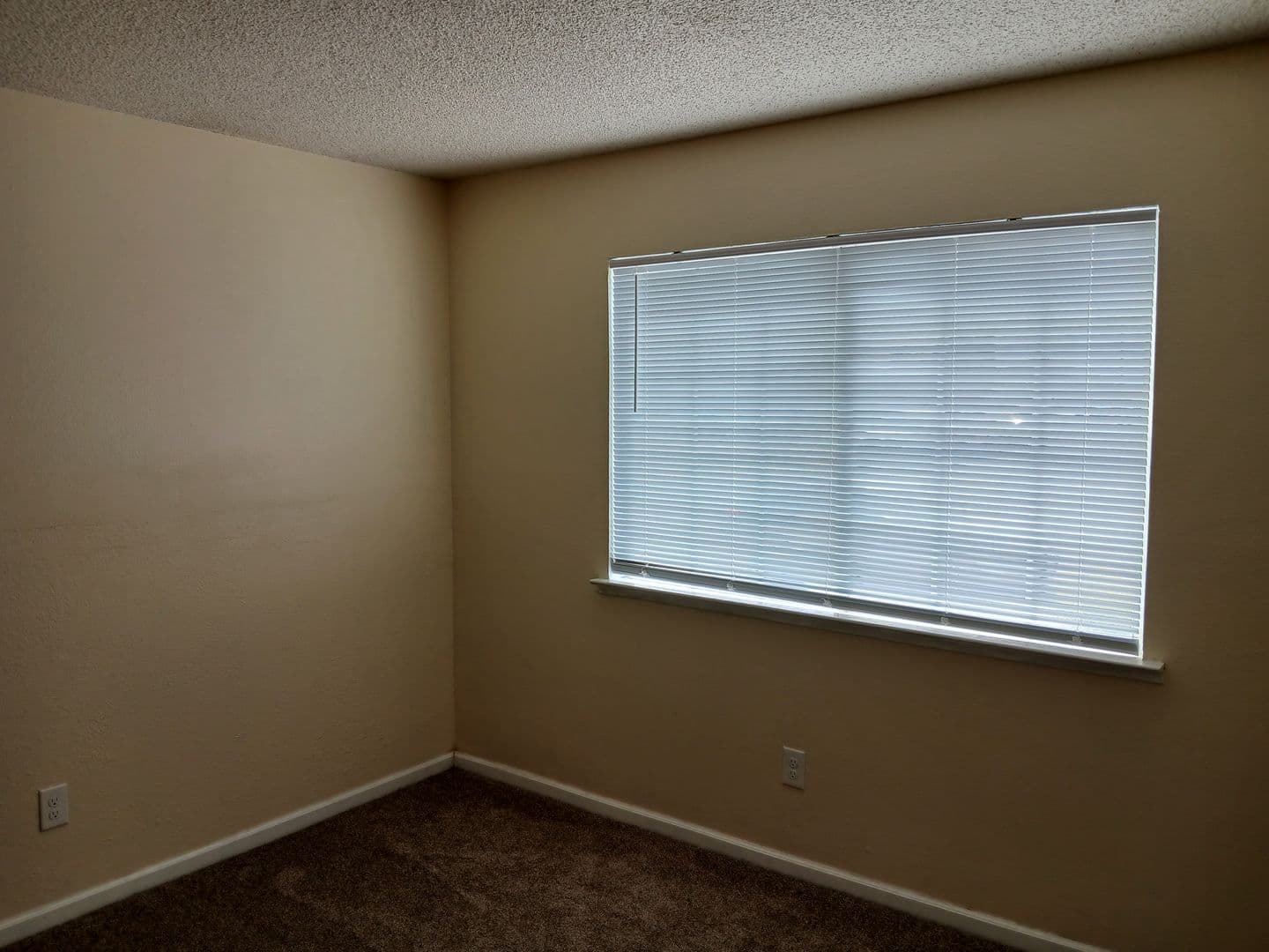 Vallejo House: 400 Mokelumne Drive