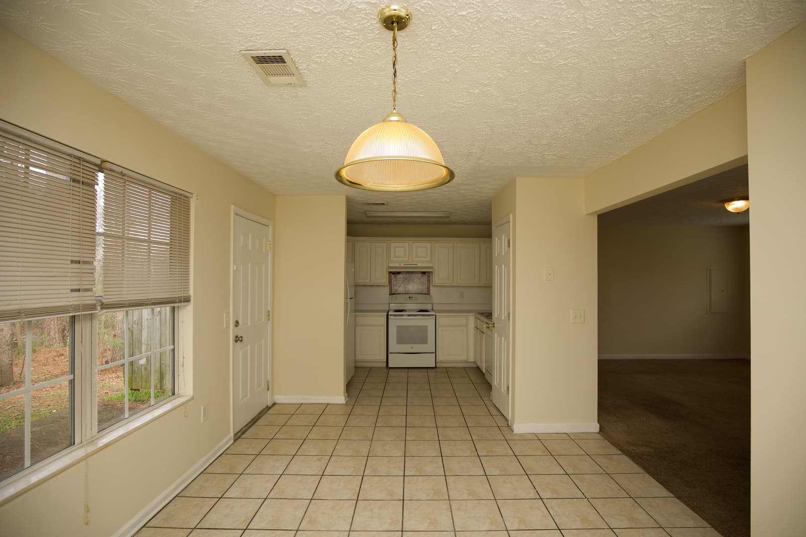 Douglasville House: 8260 Max Ct