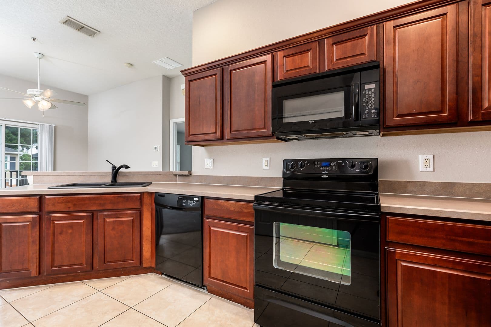 SANFORD Condo: 3111 SAN JACINTO