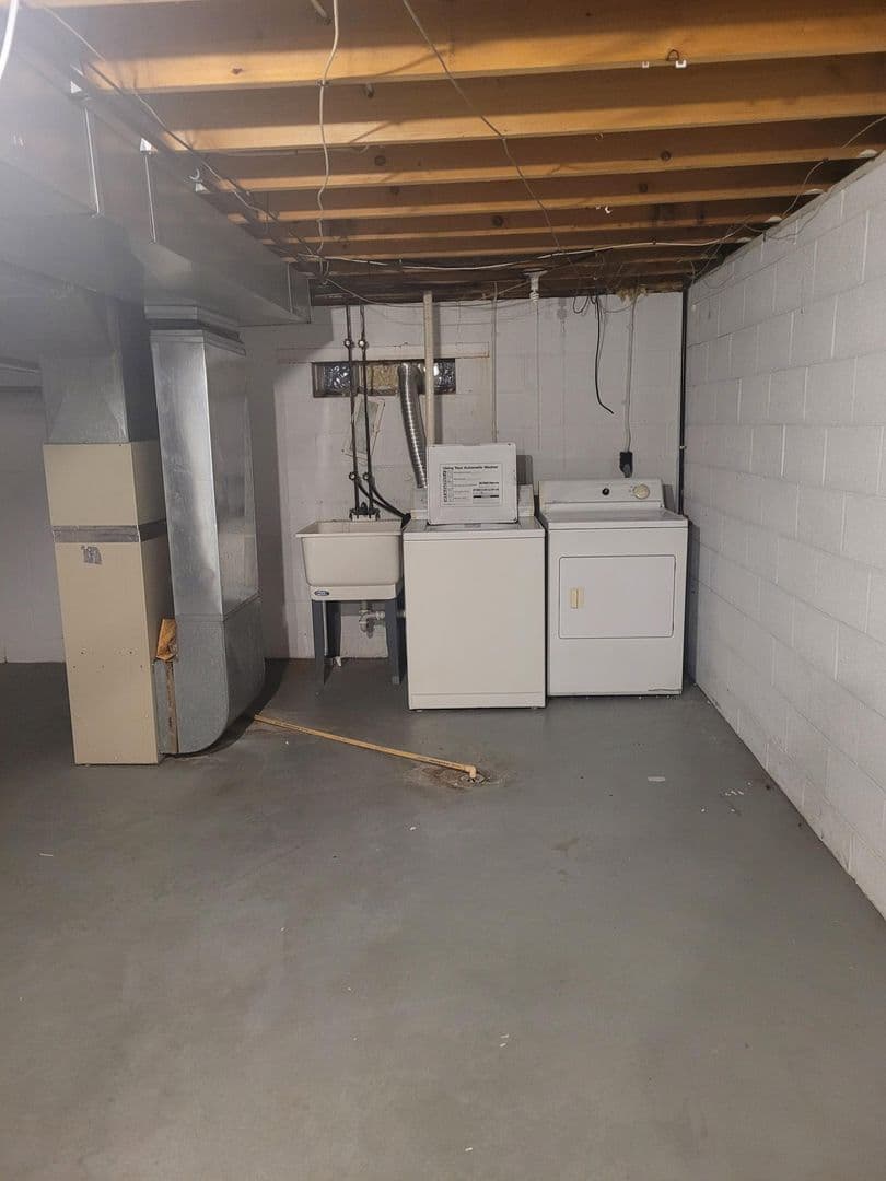 Berkley Apartment: 3518 Greenfield
