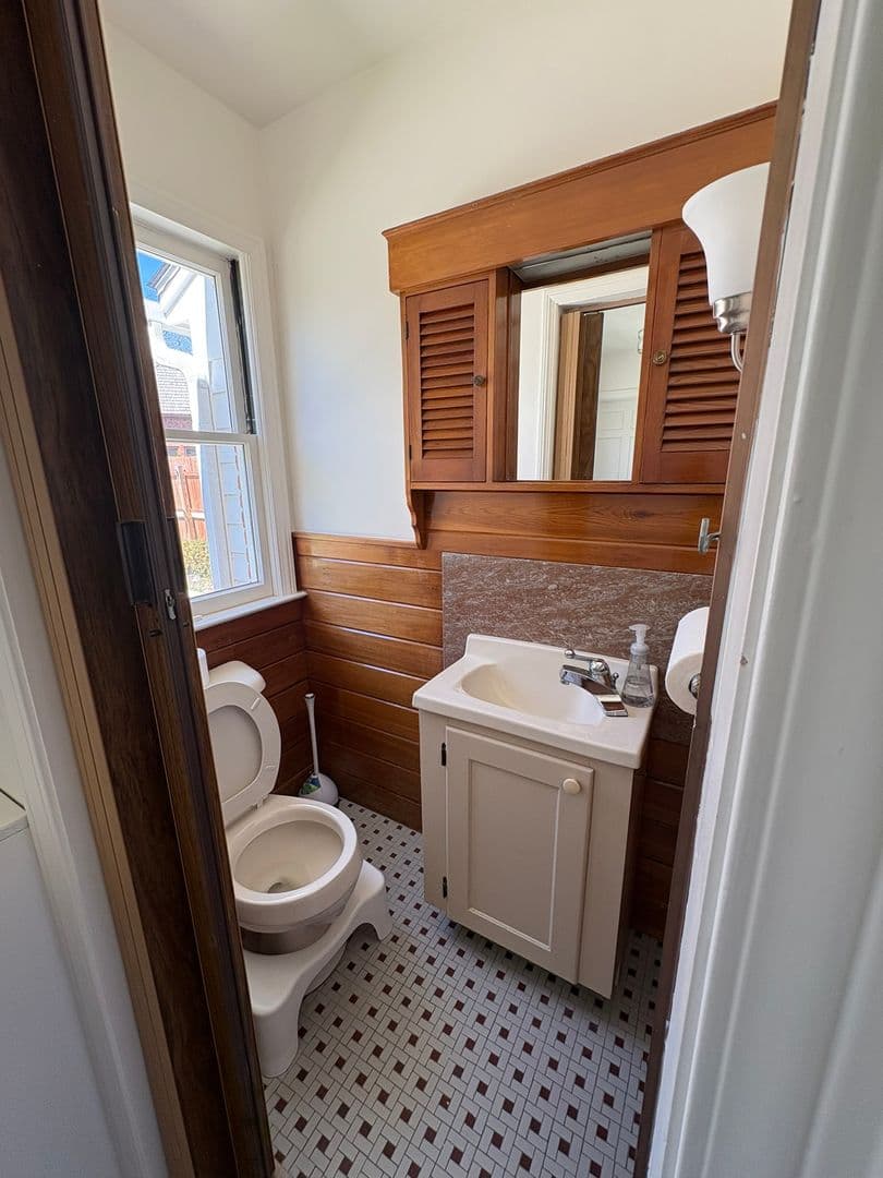 Franklin House: 24975 Franklin Park Drive