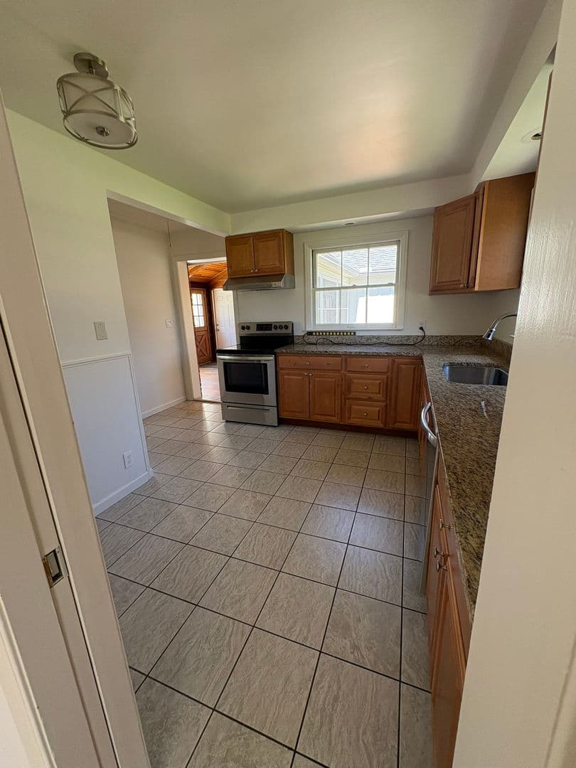 Franklin House: 24975 Franklin Park Drive