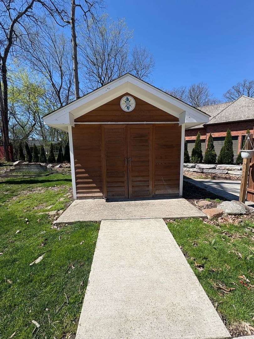 Franklin House: 24975 Franklin Park Drive