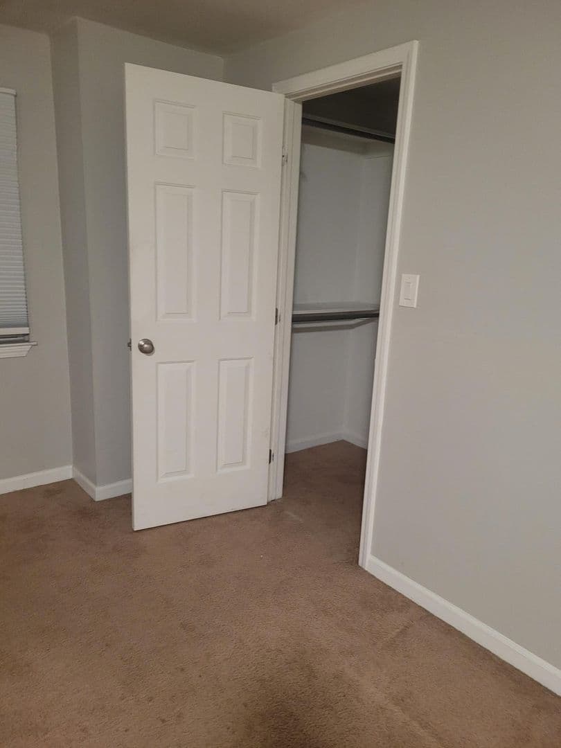 Berkley Apartment: 3518 Greenfield
