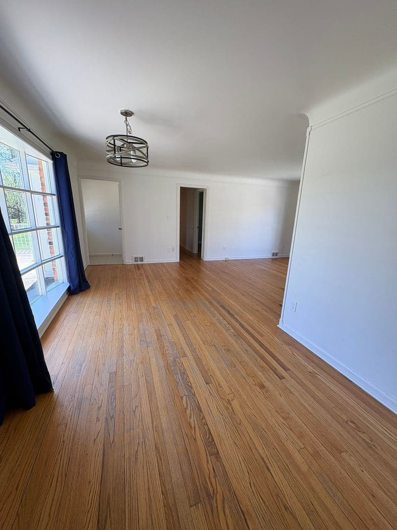 Franklin House: 24975 Franklin Park Drive