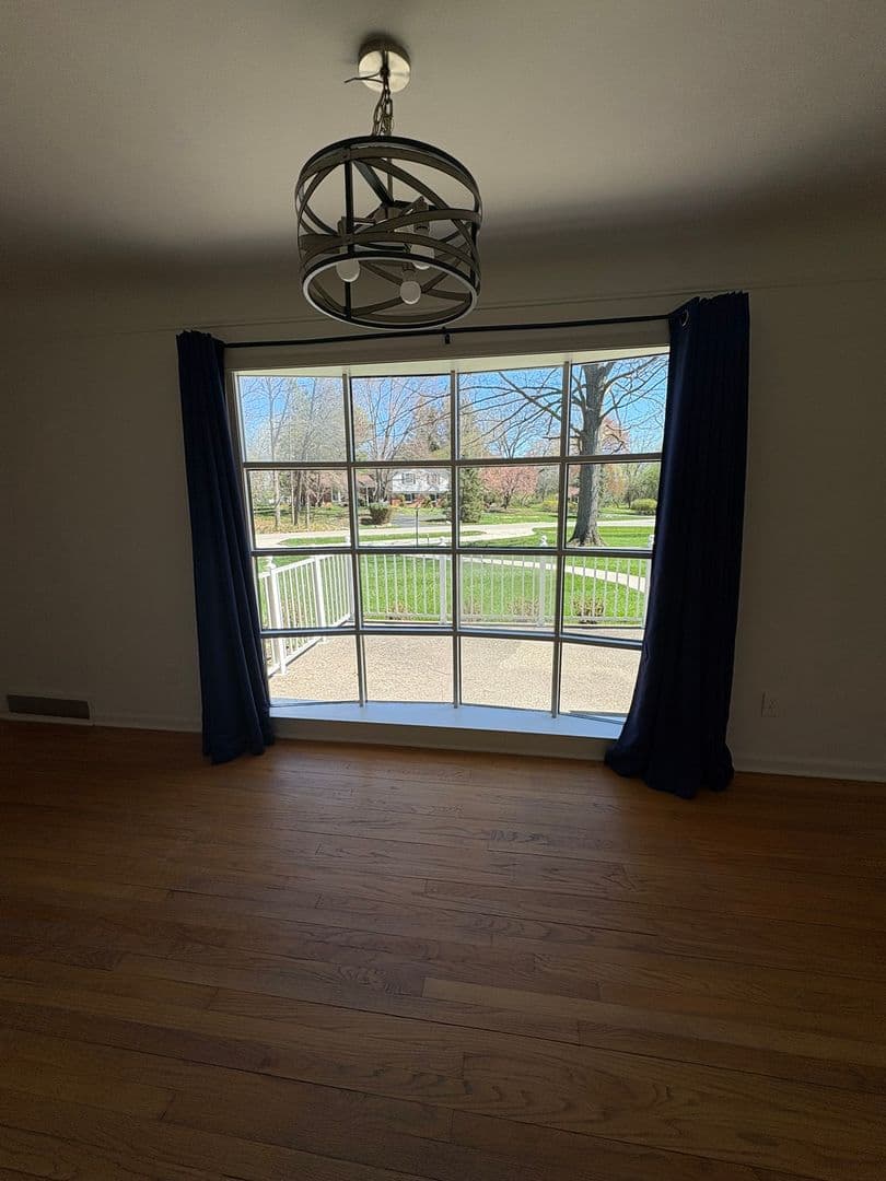 Franklin House: 24975 Franklin Park Drive