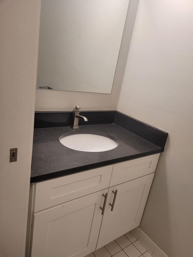 Berkley Apartment: 3518 Greenfield