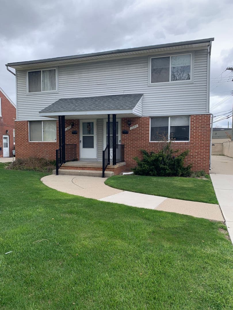 Berkley Townhome: 1200 Dorothea