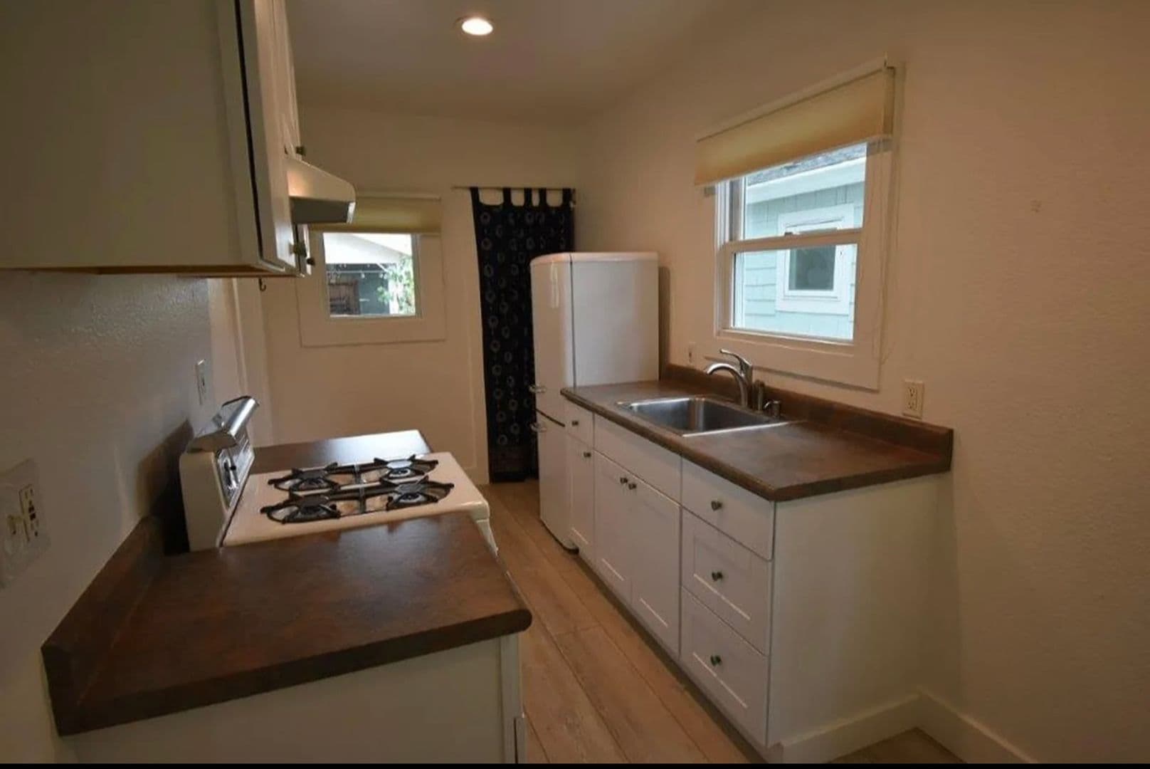 Santa Rosa Apartment: 816 Spencer Avenue