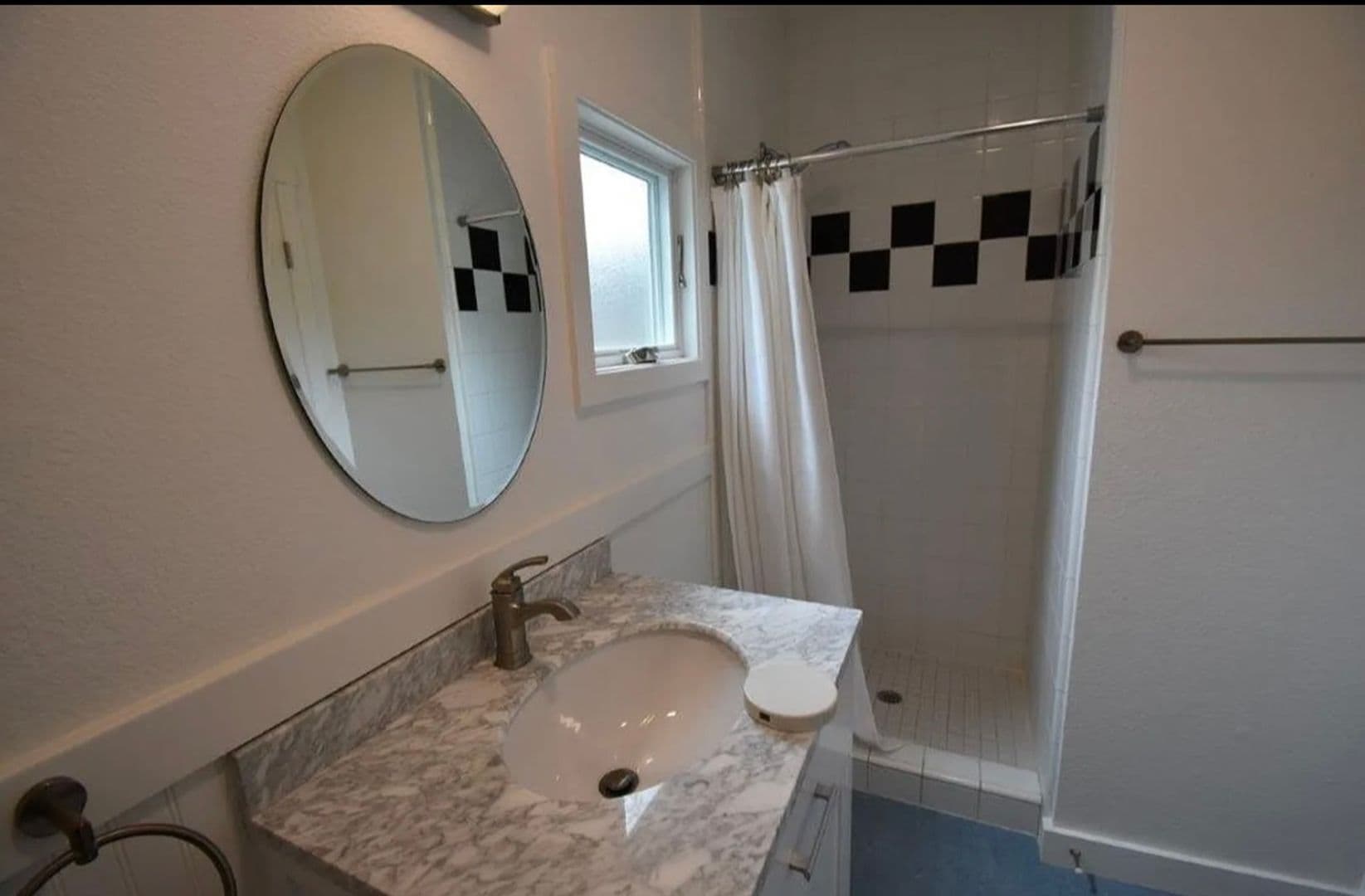 Santa Rosa Apartment: 816 Spencer Avenue