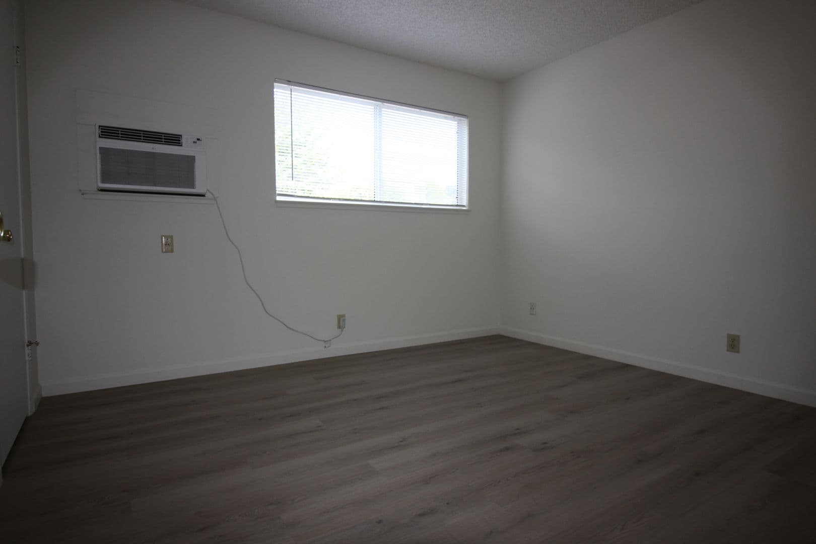 Cloverdale Apartment: 314 N. Cloverdale Blvd