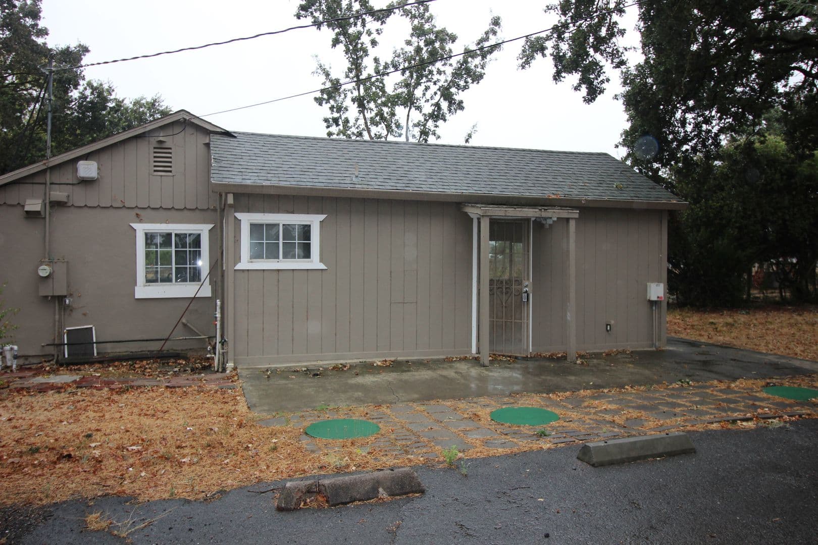 Santa Rosa Apartment: 672 Irwin Lane