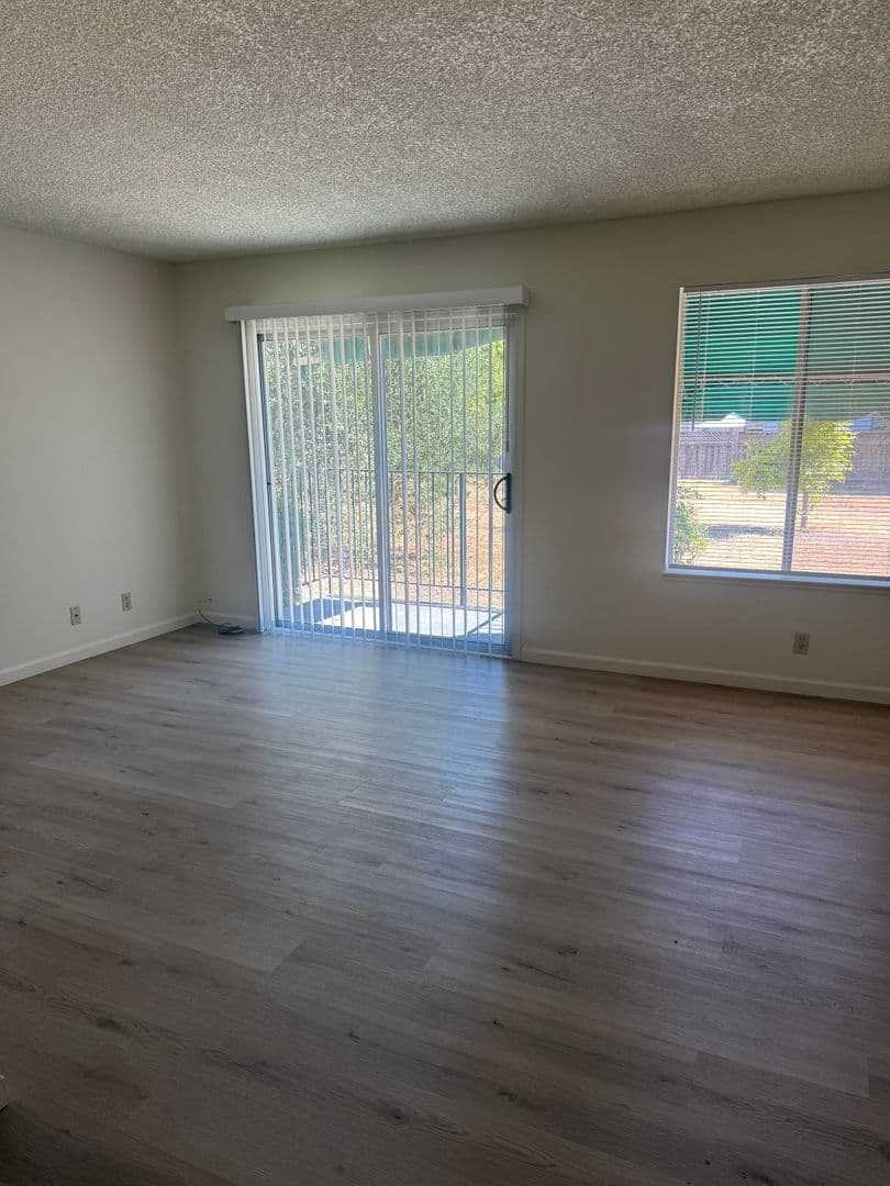 Cloverdale Apartment: 314 N. Cloverdale Blvd