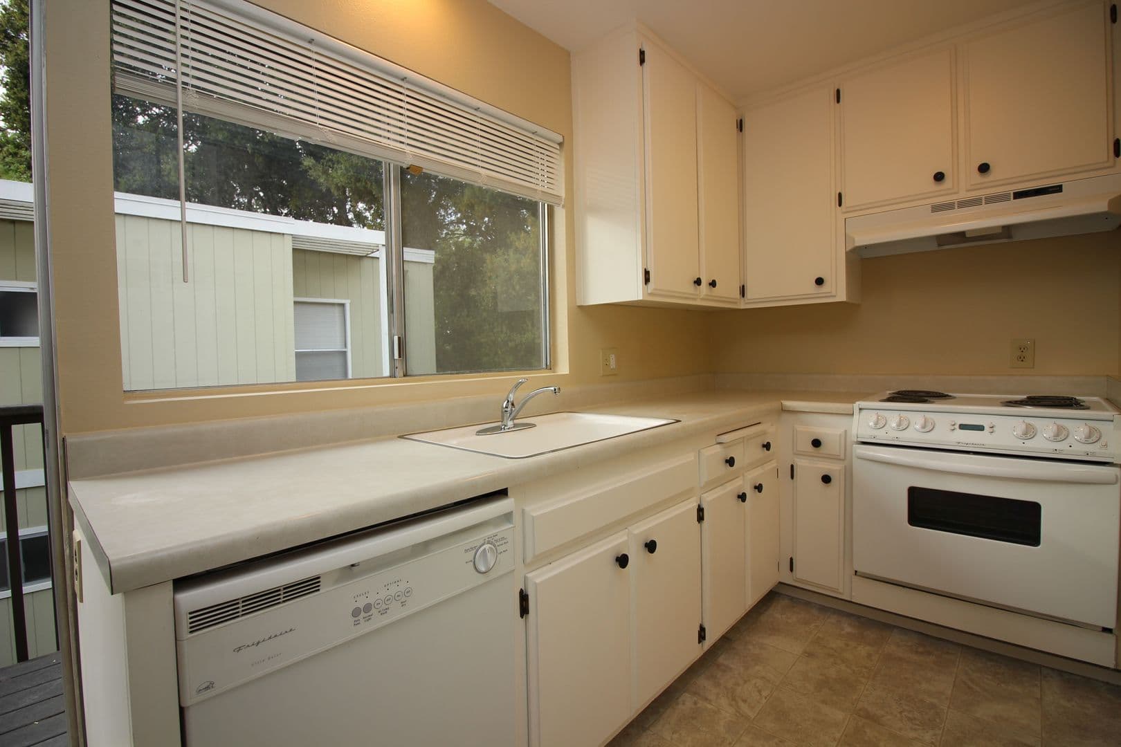 Santa Rosa Apartment: 2437 Bethards Drive