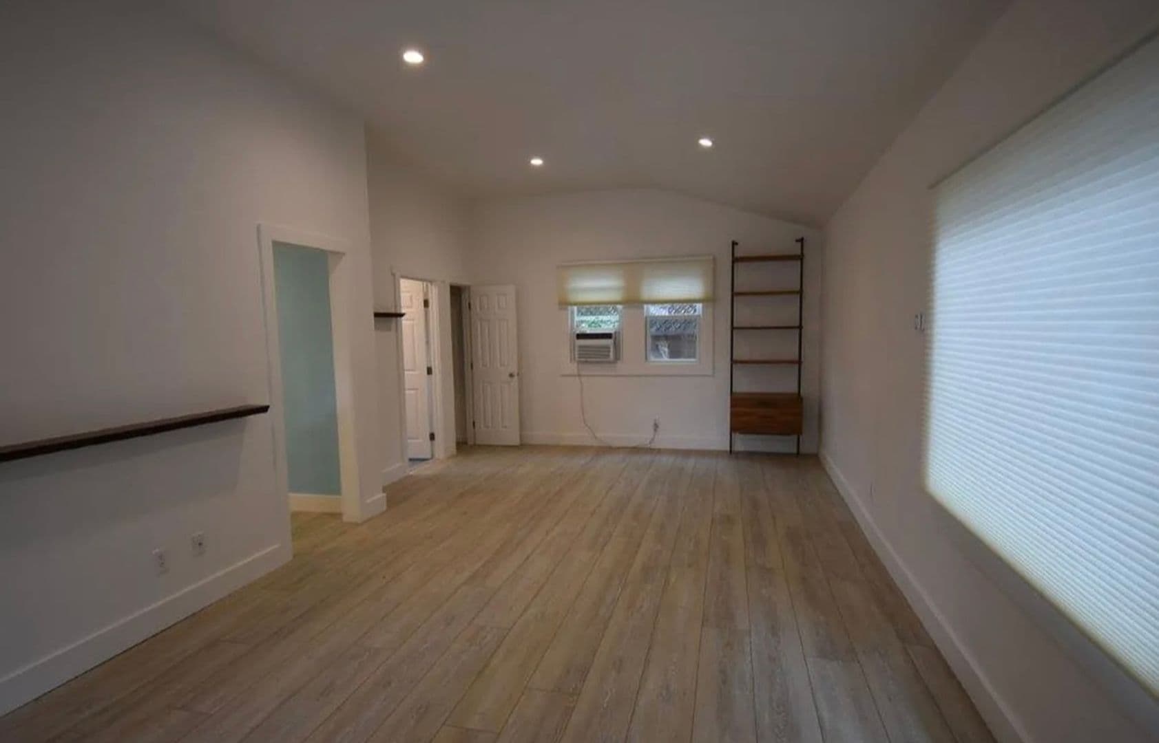 Santa Rosa Apartment: 816 Spencer Avenue