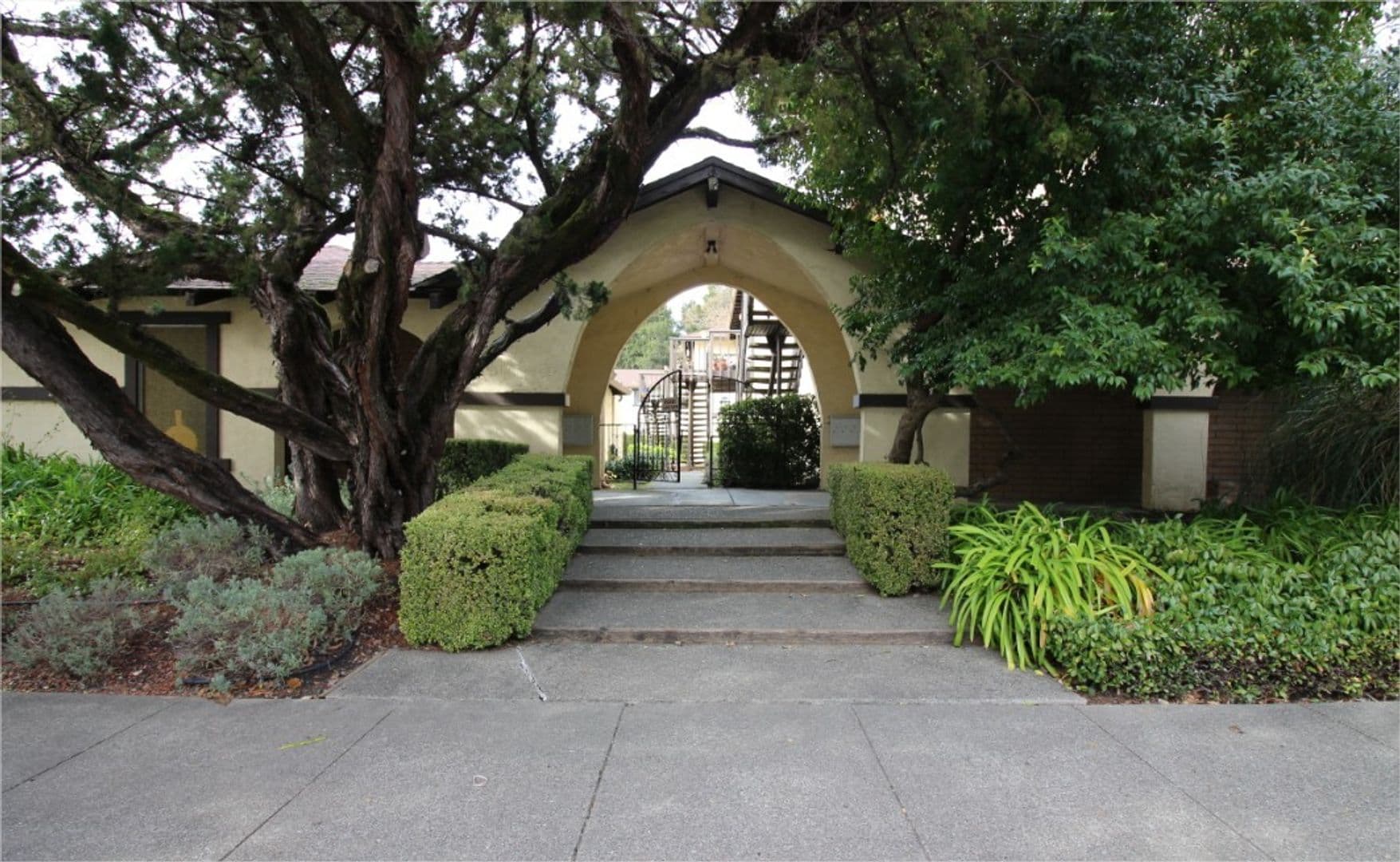 Santa Rosa Apartment: 2437 Bethards Drive
