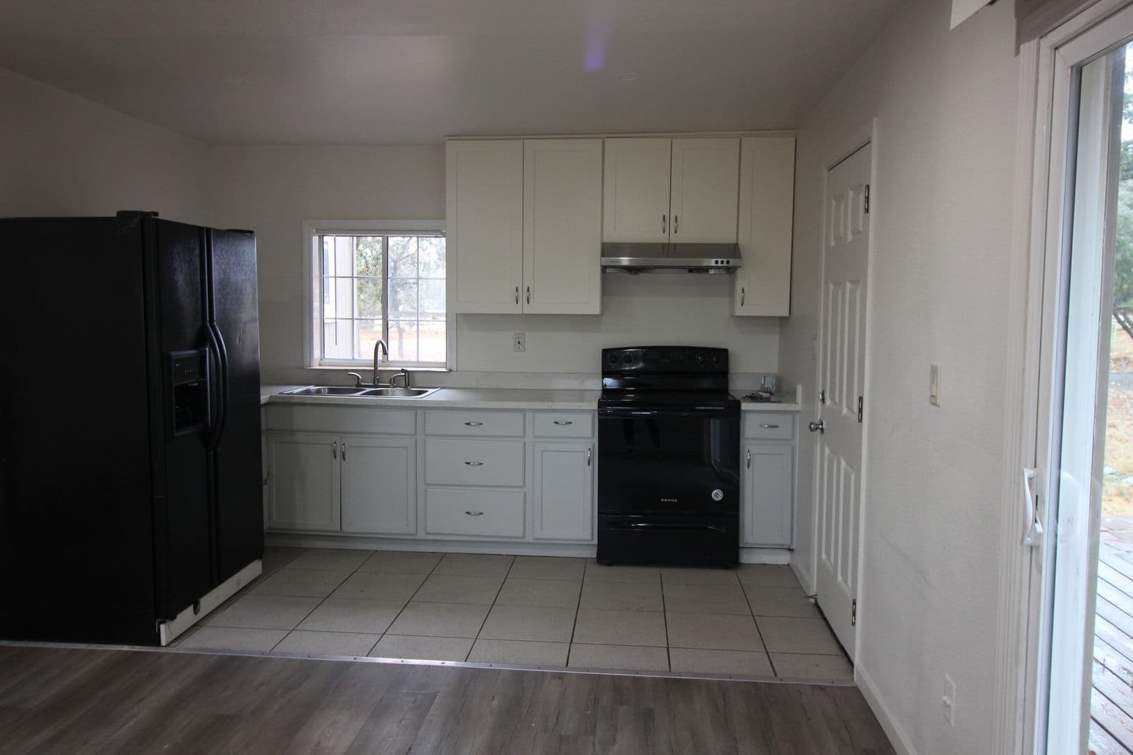 Santa Rosa Apartment: 672 Irwin Lane