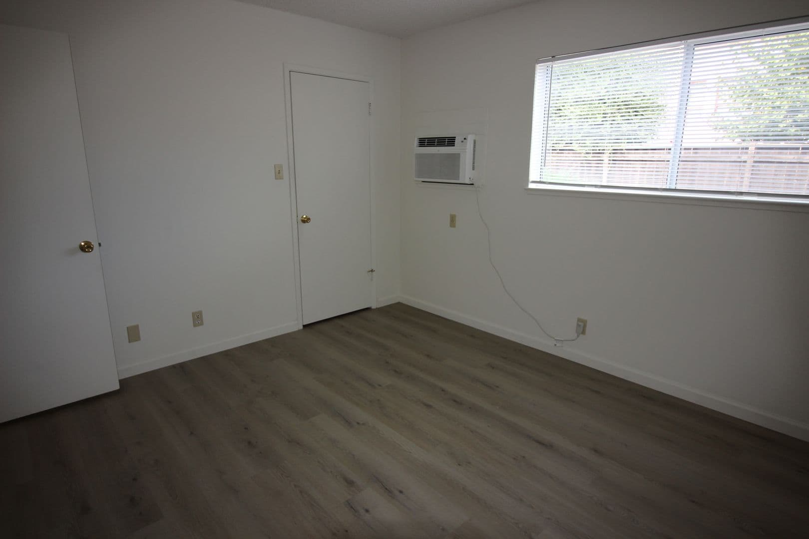 Cloverdale Apartment: 314 N. Cloverdale Blvd