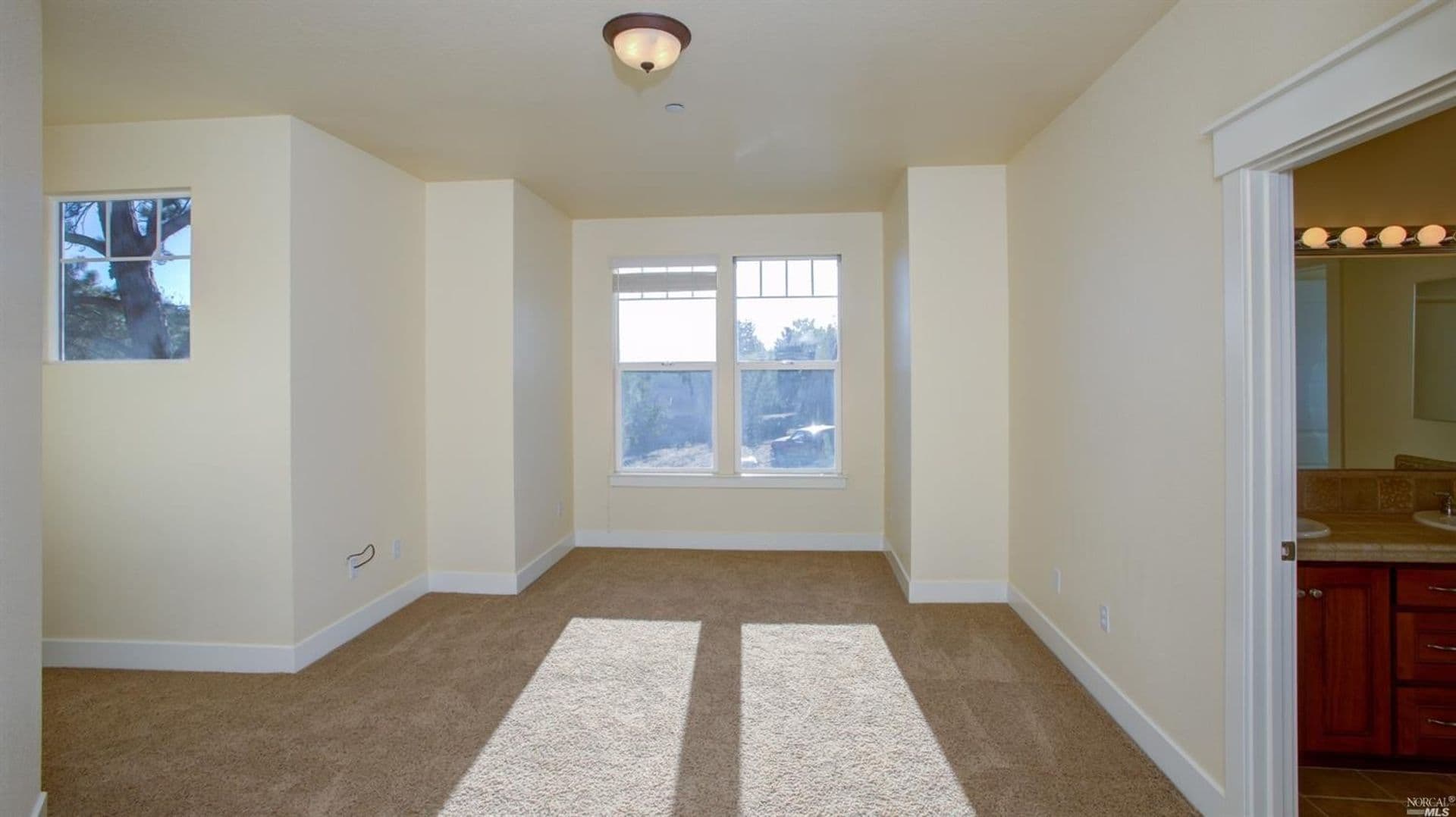 Petaluma House: 5 Dorenfeld Court
