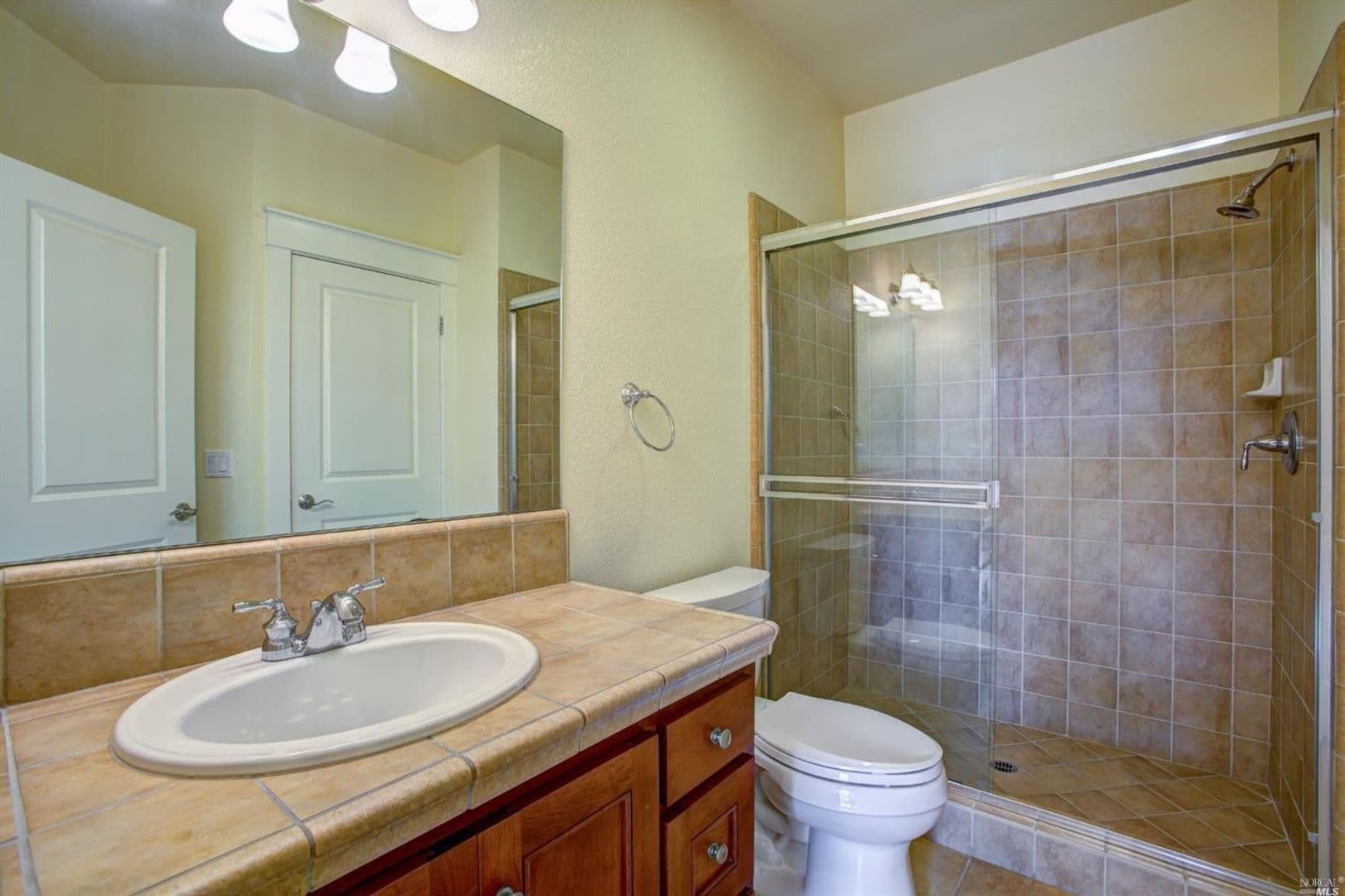 Petaluma House: 5 Dorenfeld Court