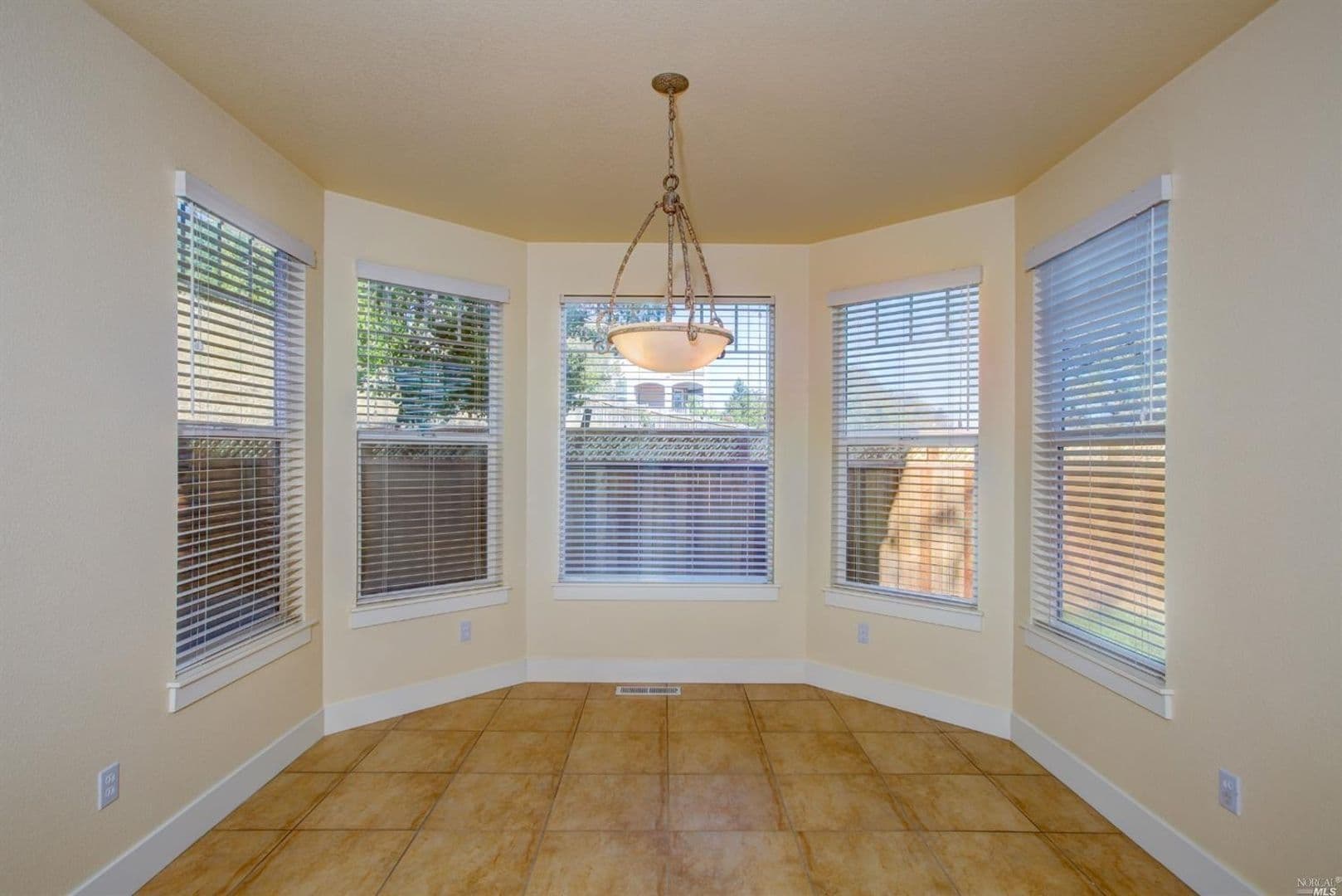 Petaluma House: 5 Dorenfeld Court