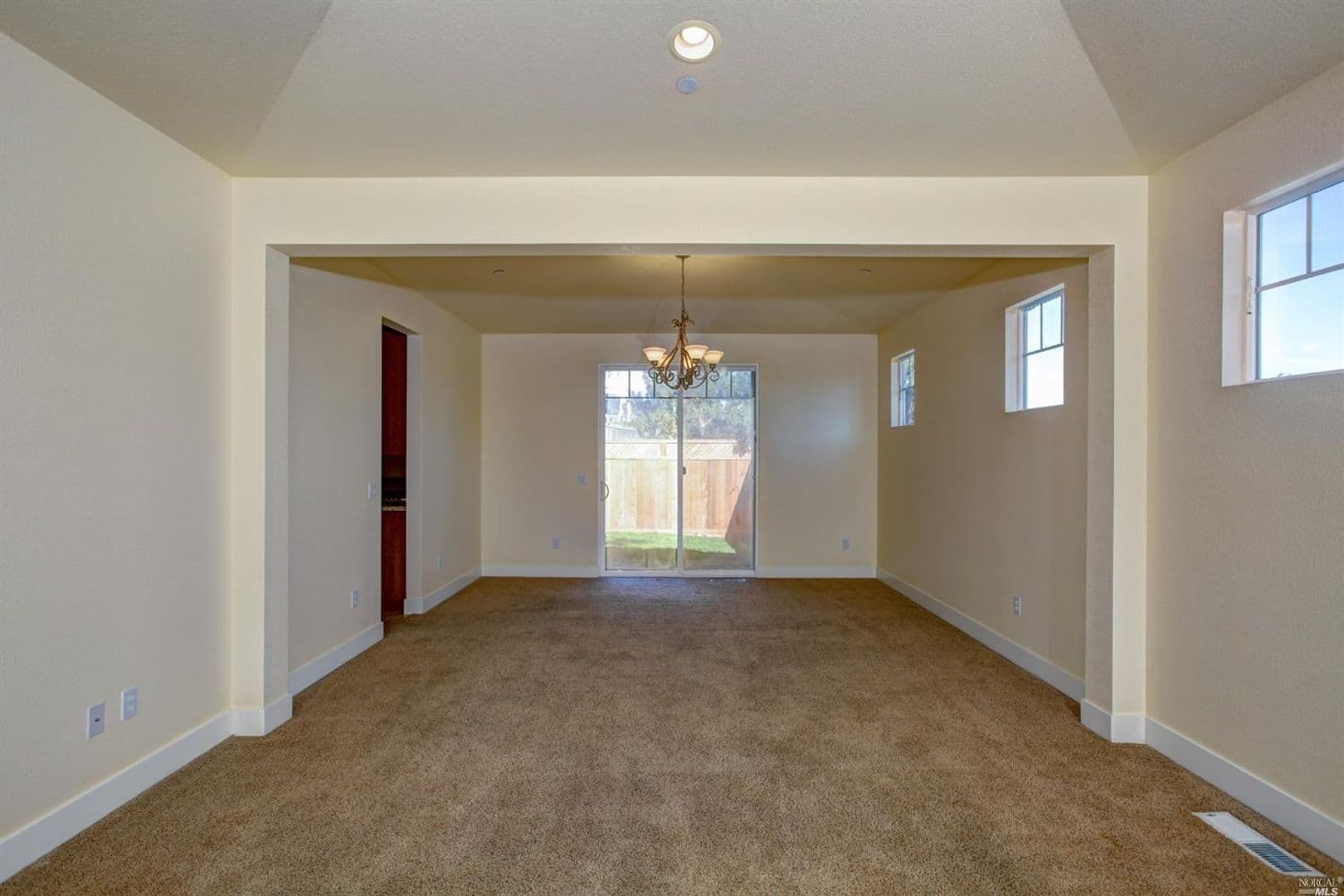 Petaluma House: 5 Dorenfeld Court