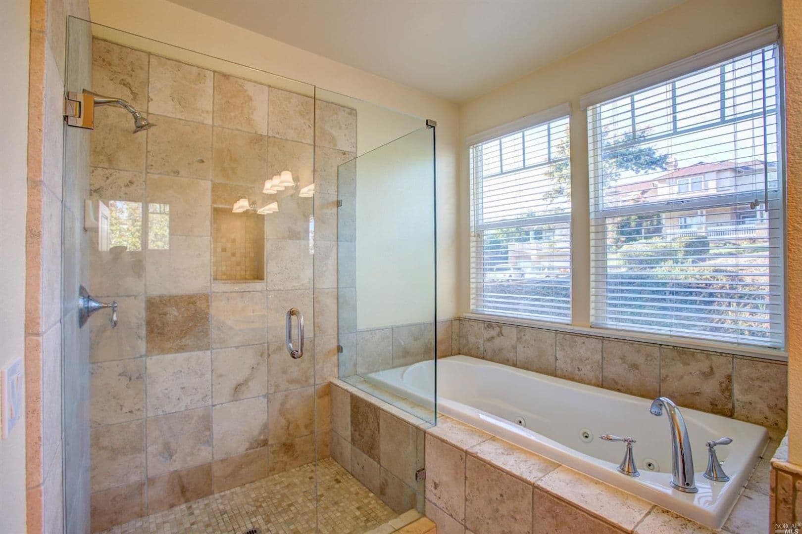 Petaluma House: 5 Dorenfeld Court