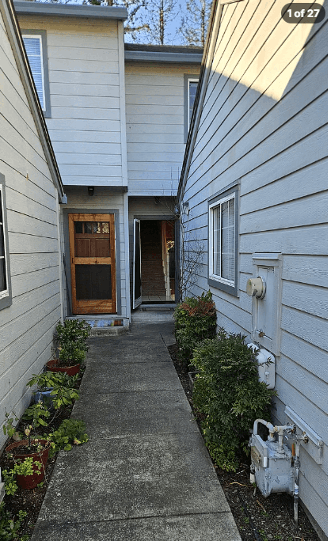 Santa Rosa Townhome: 1287 Eardley St
