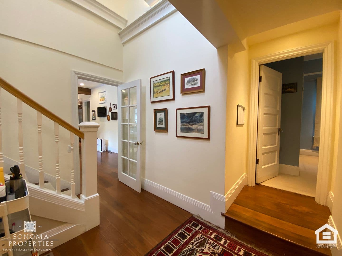 Sonoma House: 800 5th Street East