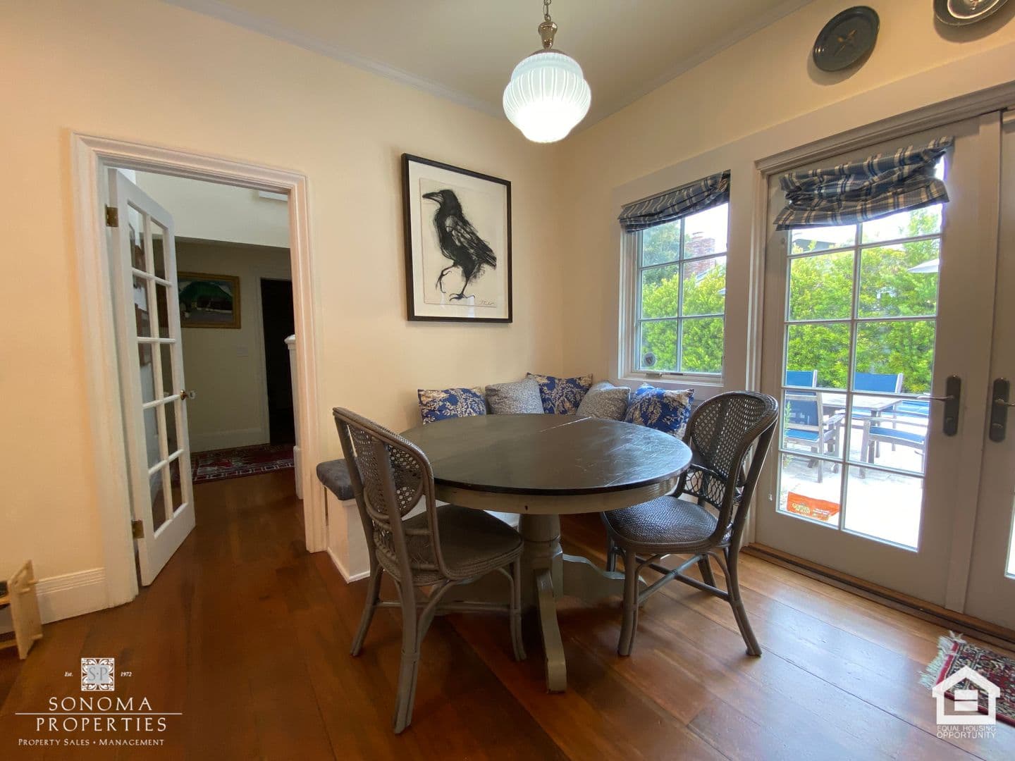 Sonoma House: 800 5th Street East