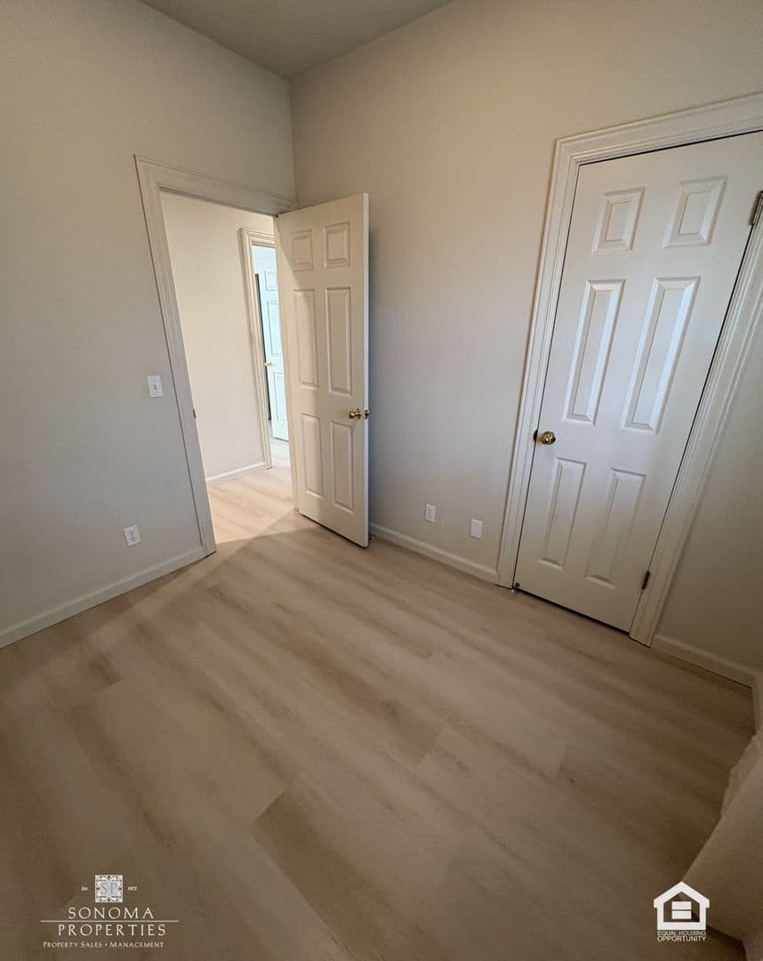 Sonoma House: 503 Oregon Street