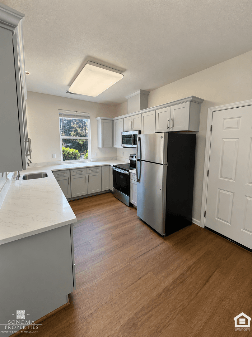 Sonoma Multiplex: 838 3rd Street West