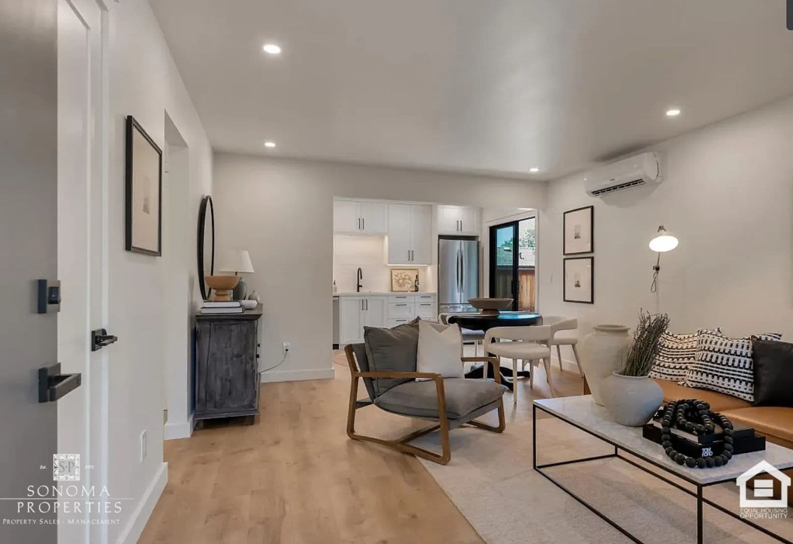 Sonoma Apartment: 532 3rd Street West